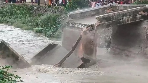 Bihar bridge collapsed (symbolic picture)