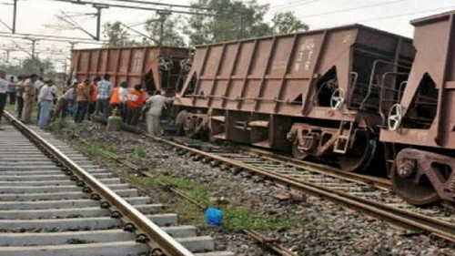 Goods train derail (symbolic picture)