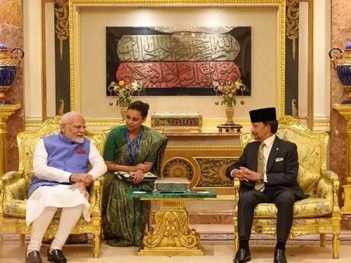 Pm modi and Brunei's Sultan Haji Hassanal Bolkiah  (symbolic picture)