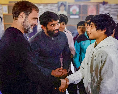 Vinesh and bajrang met Rahul (symbolic picture)