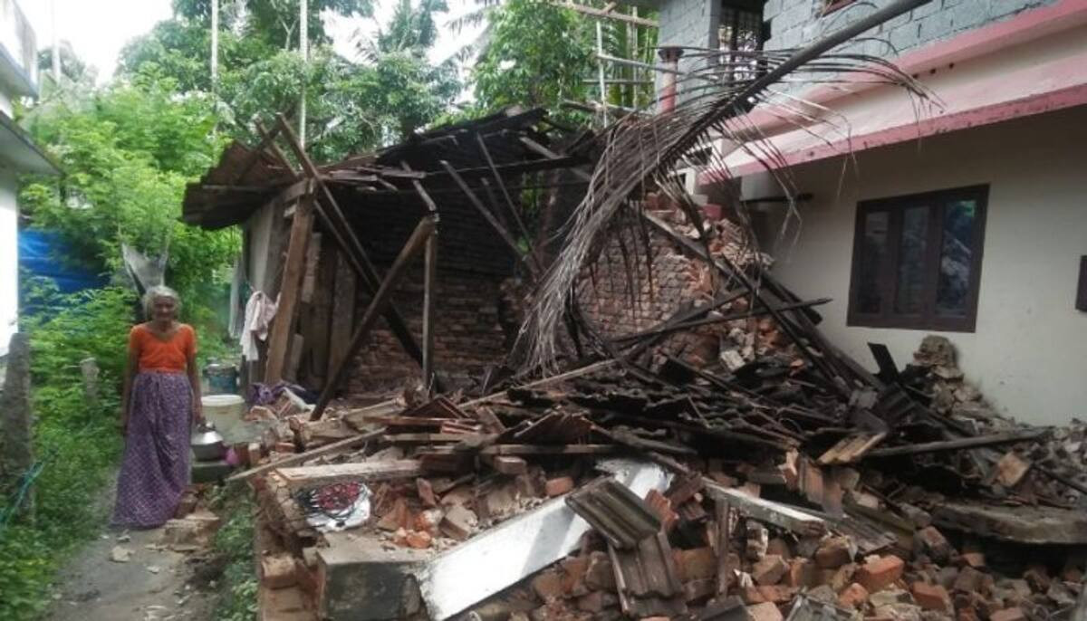 A house collapsed in purulia