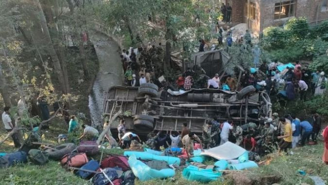 4 jawans dead as bus fell into deep ditch in Kashmir's Badgam