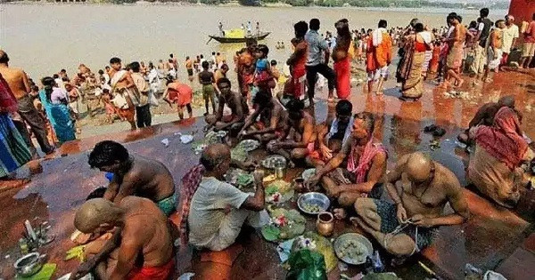 Tarpan at Ganga Ghat