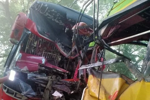 Two buses collided head-on in Faridpur, Bangladesh