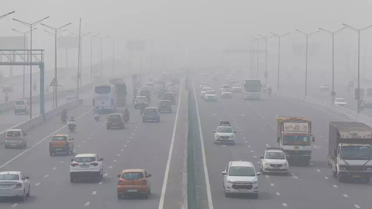 Pollution reached Delhi before winter