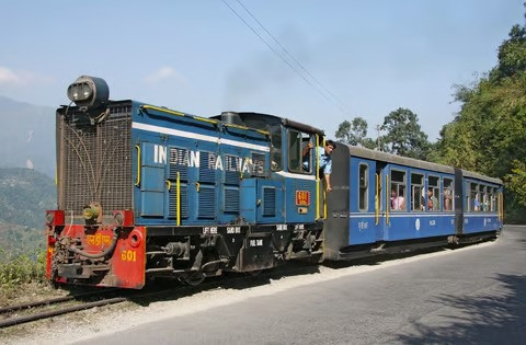 Darjeeling-Ghum four diesel special joyride toy trains