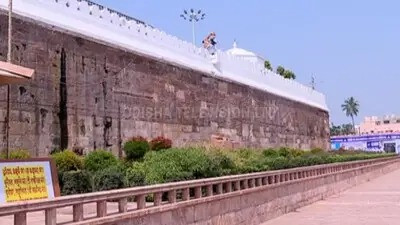 Cracks in Jagannath temple in Puri, questions are being raised about maintenance