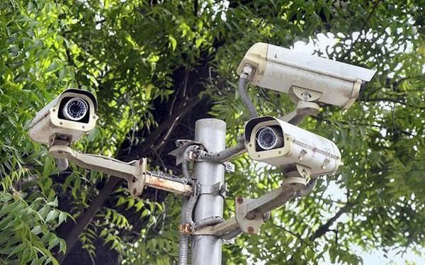 Three control rooms with 300 CCTV cameras in Chandannagar Jagaddhatri Puja