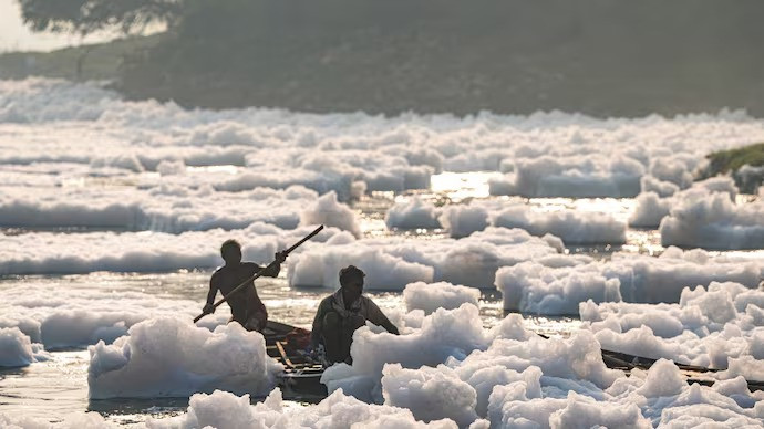 Toxic Foam in Yamuna