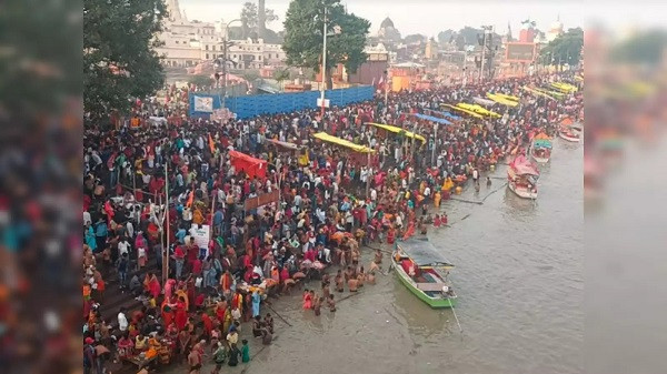 Punyasnan devotees on Kartik Purnima; Ayodhya, Jabalpur are crowded at the ghats