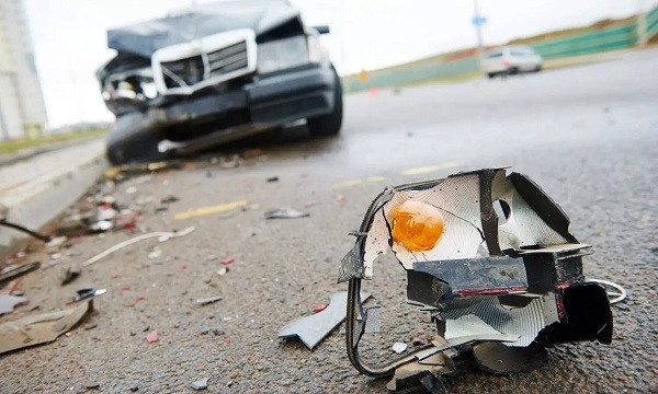 Truck and van collide in Gujarat's Bharuch