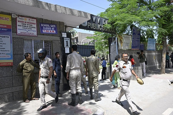 Bomb threats in several schools in Delhi