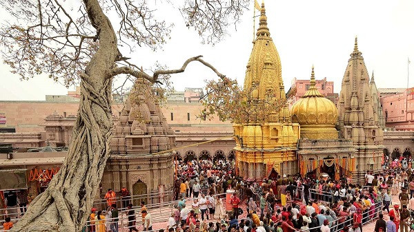 Pilgrims flock to Kashi Vishwanath temple before New Year, police are also alert