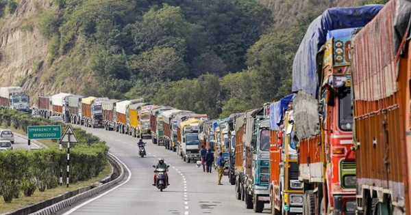 Jammu-Srinagar highway blocked