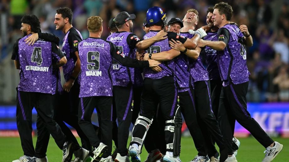 Hobart Hurricanes celebrate the winning moment