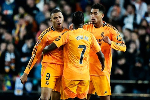 Valencia 1 : 2 Real Madrid