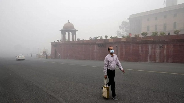 Several areas of the capital shrouded in smog, Delhi residents worried