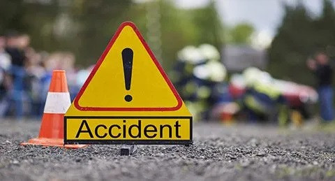 Bus hits auto in Guntur