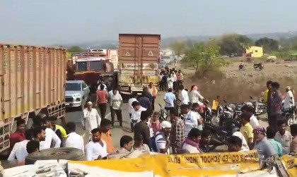 Terrible accident on Solapur-Pune highway