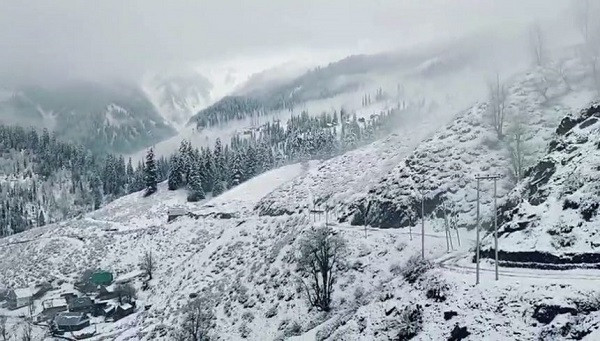 Snowfall in Srinagar