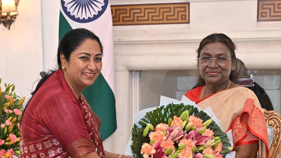 Delhi CM Rekha Gupta and President Droupadi Murmu