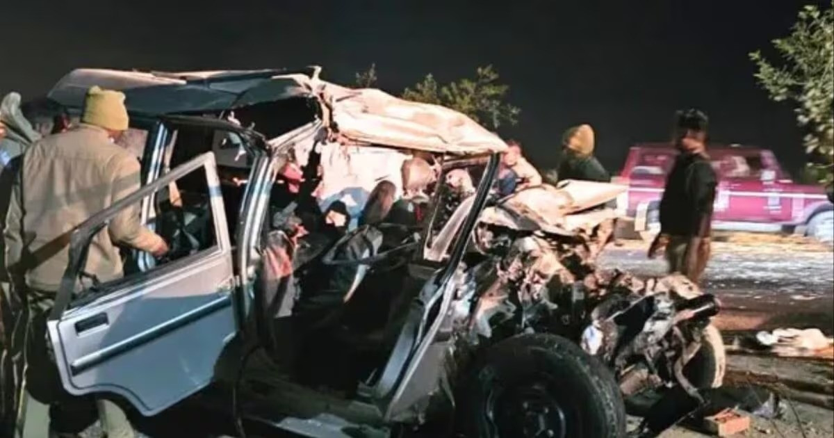 car-bus crash on Prayagraj highway