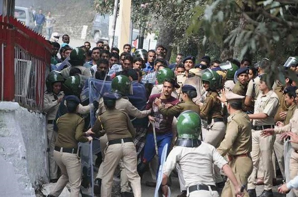 ABVP-SFI clash at HP university