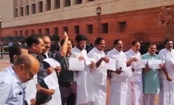 Kerala MPs Protest