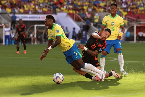 Vinicius' magic in the last minute gives Brazil a great victory