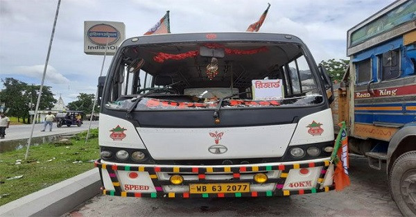 BJP workers car attacked in Dinhata on way to Modis rally in Alipurduar