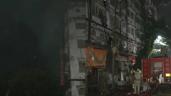 Major fire breaks out in central Kolkata hotel