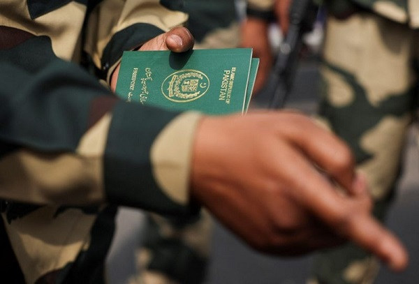 BSF nabs Pakistani intruder on Amritsar border