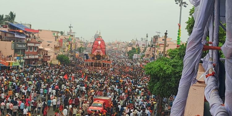 3 killed in stampede