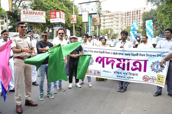 Awareness campaign by Kolkata Police