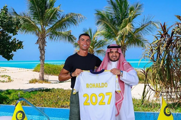 Cristiano Ronaldo signs new contract at Al Nassr until 2027