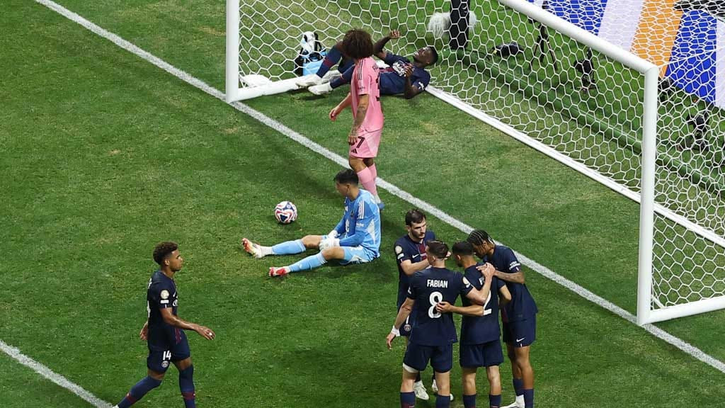 Messi-Suarez fail, PSG in last eight