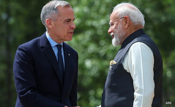 Prime Minister Narendra Modi with Canadian Prime Minister Mark Carney