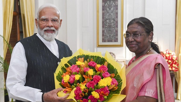 PM Modi, leaders greet President Murmu on her birthday
