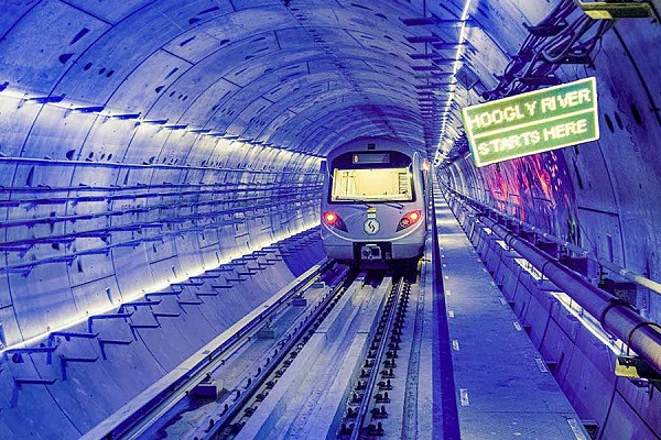 Esplanade-Sealdah Metro