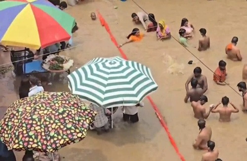 ganga water level varanasi