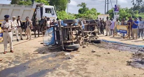 Chirakuti road accident