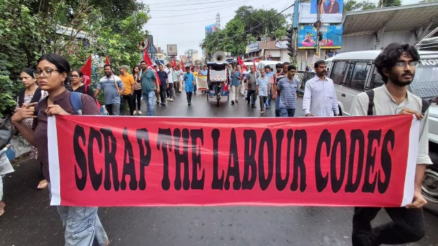 CPIM supporters during a rally in support of Bharat Bandh at Jadavpur, Kolkata