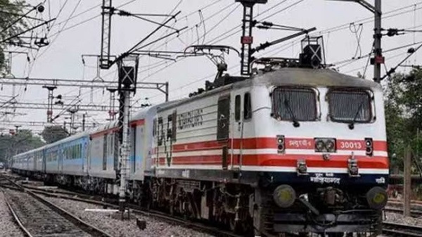 Trade union protesters block trains,Bharat Bandh Today