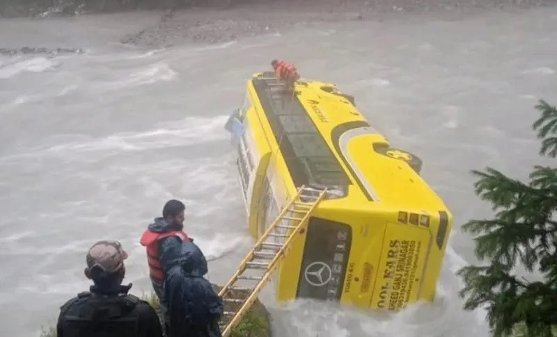Bus carrying ITBP personnel falls into Sindh river in J&K