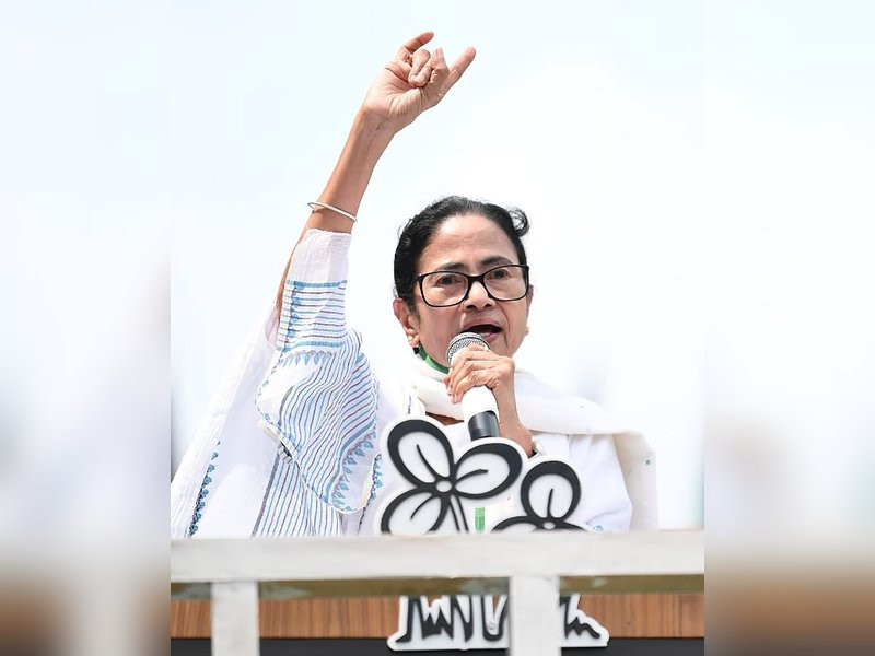 CM Mamata Benerjee