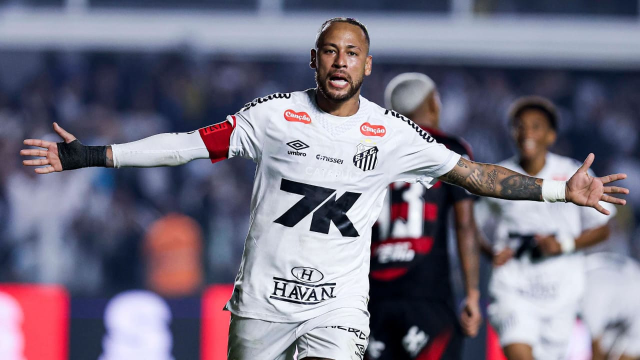 Neymar scores for Santos