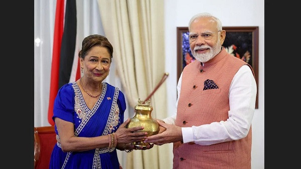 PM Modi meets Trinidad and Tobago PM Kamla Persad-Bissessar
