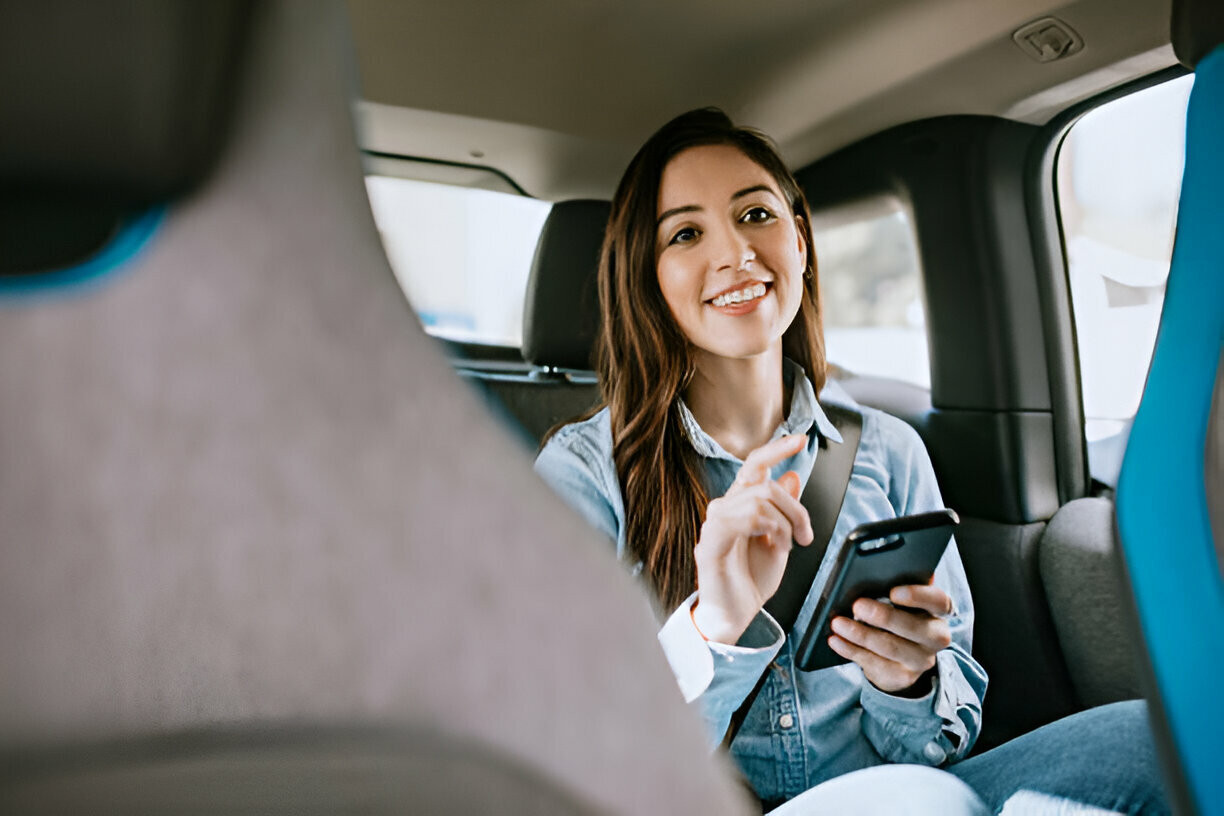 Safety Tips for Women When Travelling Solo in Cabs