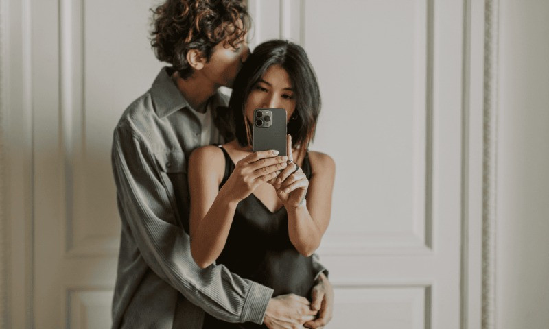 Mirror Intimacy