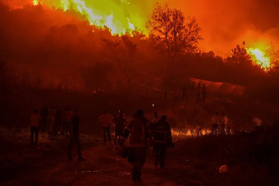 Wildfires threaten Turkiye’s fourth-largest city